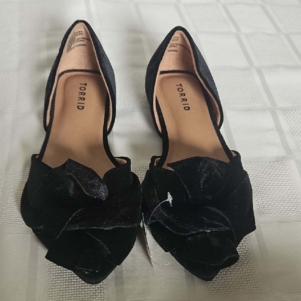 Torrid Elegant Black Flats with Velvet Floral Detail